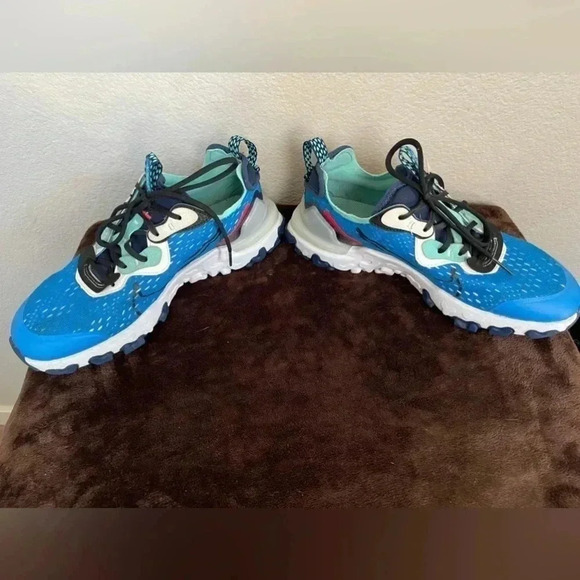 Nike react Vision shoes - Picture 3 of 7